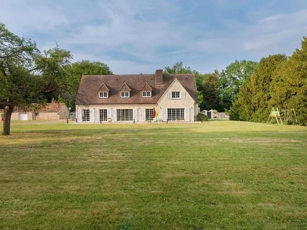 Maison 22 pièces 800 m²