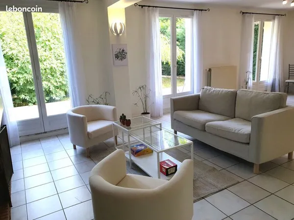 Charmante villa calme 5 chambres, 2SDB, jardin à Lissieu