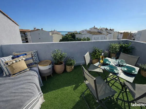 Triplex vue mer avec terrasses, piscine, tennis