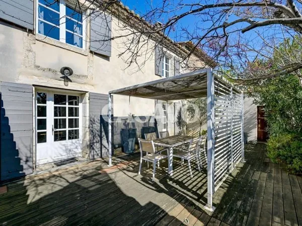 Vente Maison 5 pièces de 105m² - 13890 Mouriès