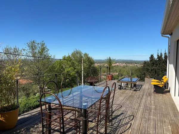 MAISON CONTEMPORAINE AVEC VUE IMPRENABLE