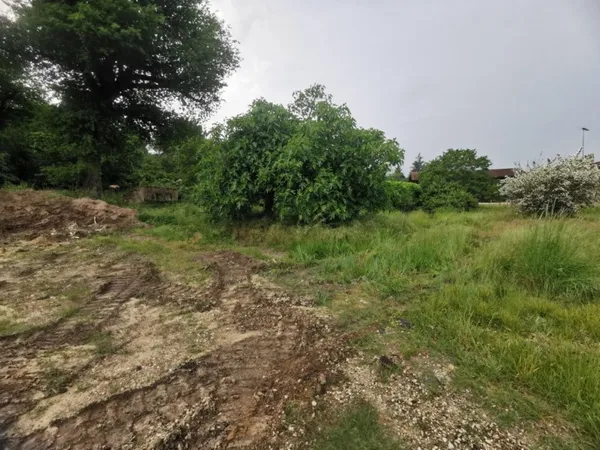 Terrain 675 m²