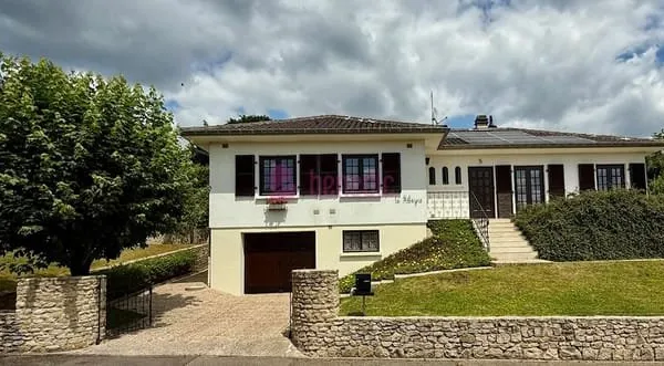 FORBACH Maison familiale sur sous-sol érigée sur un terrain de 6,83 ares