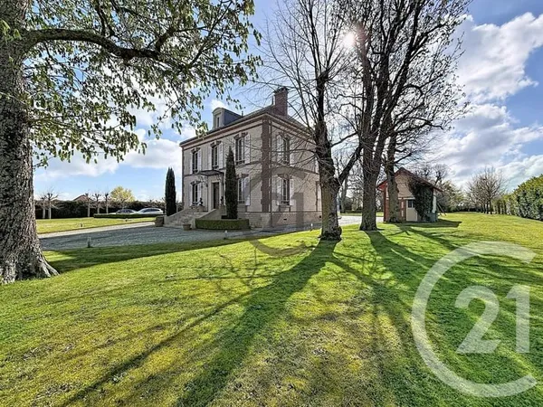 Maison 6 pièces 270 m²