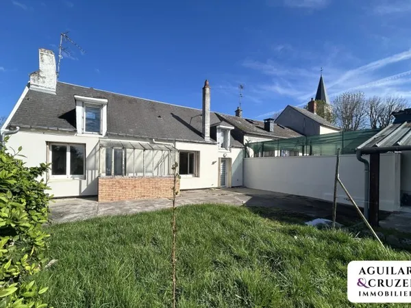 MAISON DE BOURG A LA CHAPELLE SAINT URSIN