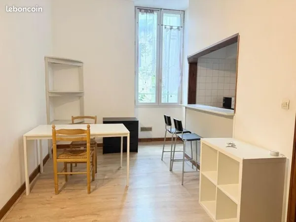 Studio 1 pièce 24 m²