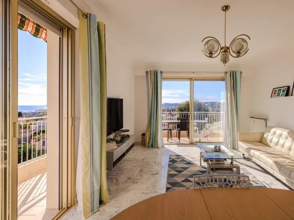SOUS COMPROMIS - EXCLUSIVITE - CAGNES SUR MER (BREGUIERES) - T3 RENOVE - DERNIER ETAGE - VUE MER