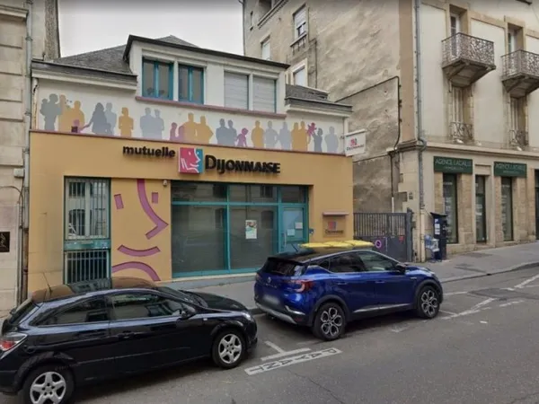 A VENDRE - LOCAL COMMERCIAL TYPE BUREAUX