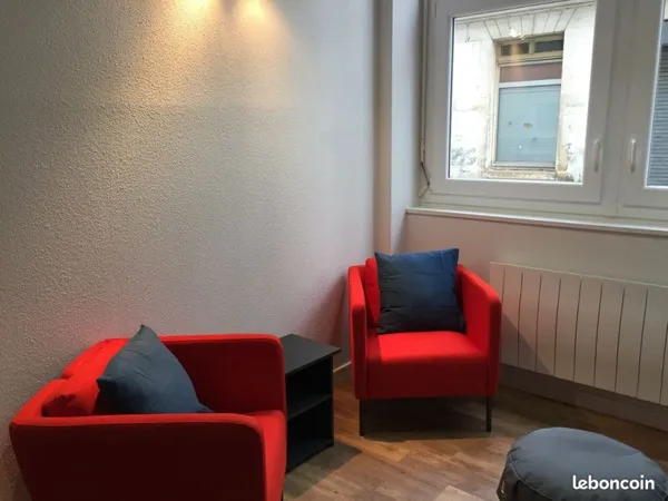Studio meublé situé à 300 mètres de l'université Jean Monnet