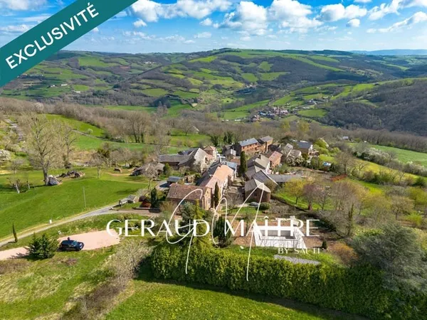 Belle demeure en pierre au coeur d'un hameau retiré