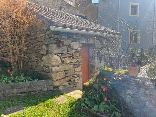Maison de caractère 4 faces 125 m2 Terrasse, garage, jardin Montagne Noire