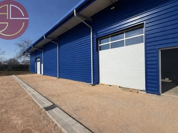 Local d’activité et entrepôt Location Garidech  610m² 3600€