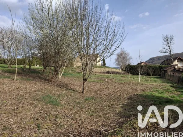 Terrain 1748 m²