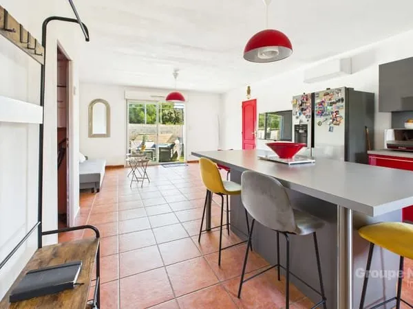 Maison Saint Gilles 4 pièces axe Arles-Nîmes