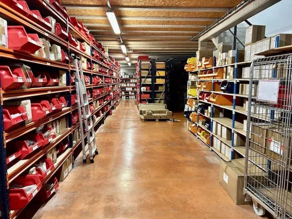 Local d'activité 1035 m²