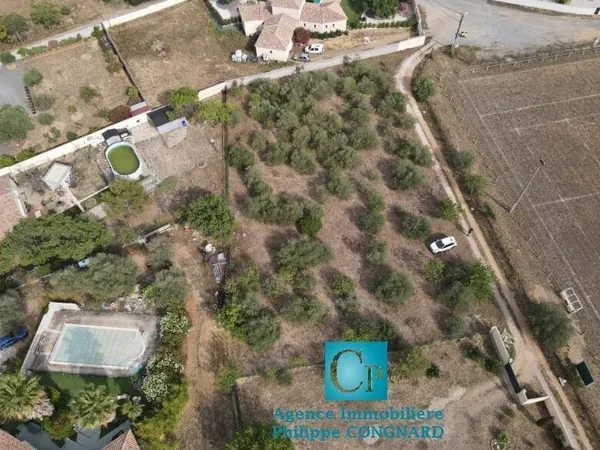 Terrain 2570 m²