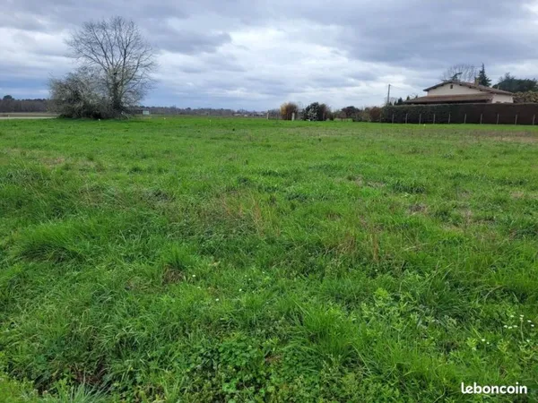 Terrain 300 m² Creon