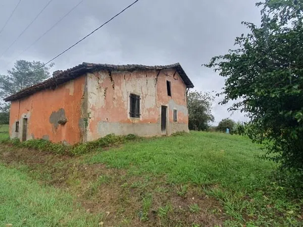 MAISON D'HABITATION à Rénover