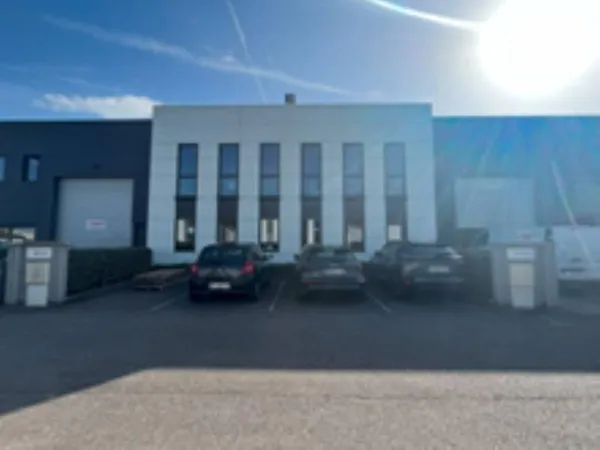 Local d'activité 731 m²