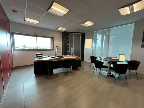 Bureaux 1200 m²