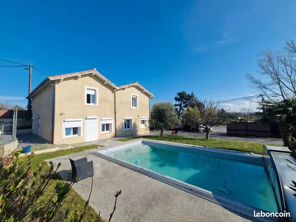 Superbe ferme authentique de 260 m² hab. / 6 chambres / Dépendances 160m² / Terrain 1464 m² / Piscin