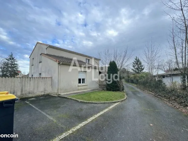 BUREAUX 324 m² POITIERS