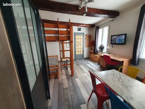 Studio 24 m2 étage très clair