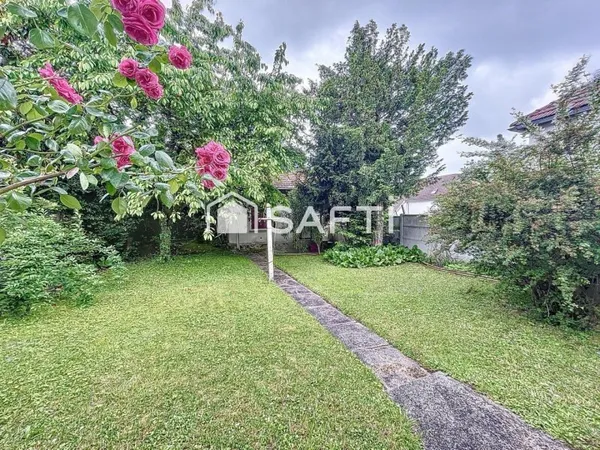 Quartier du PETIT ROBINSON, au calme avec beau jardin arboré