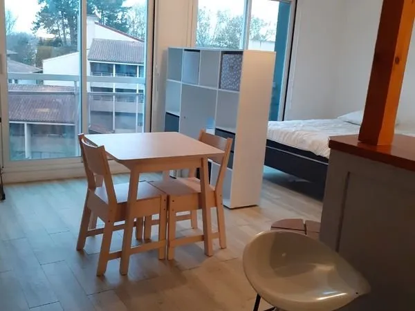 Studio meublé à louer