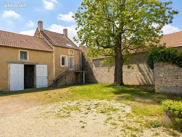 Maison individuelle 60m2 avec cour non clôturée