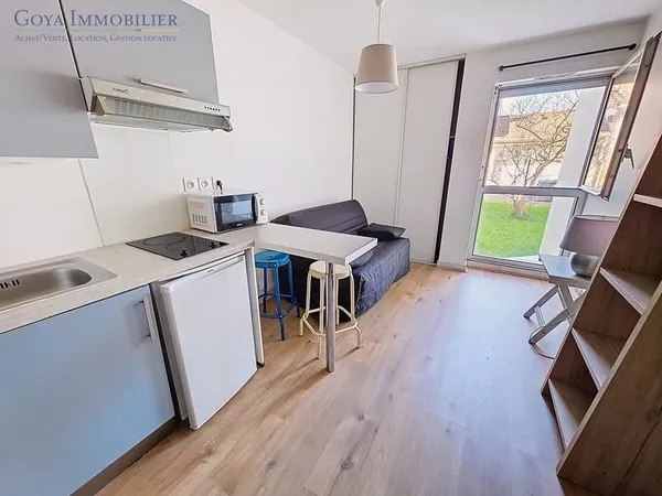 BORDEAUX SAINT-GENÈS STUDIO FONCTIONNEL EN RÉSIDENCE STAND