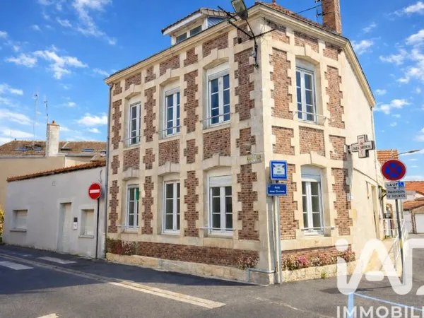 Maison 11 pièces 247 m²