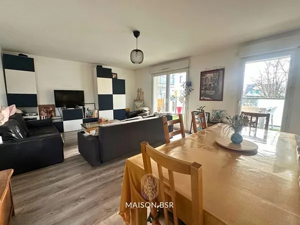 Appartement Sainte-Luce-sur-Loire Bourg - 3 chambres, 2 balcons, garage double et parking