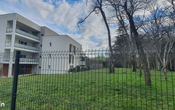 Studio 36m2 garage jardin piscine résidence sécurisée