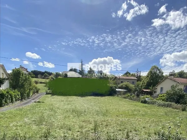 Terrain constructible de 795 m2 non viabilisé