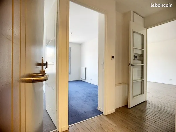 Appartement 3 pièces 2 chambres 57 m² 1 790 CC