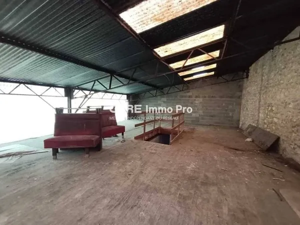 Entrepôt 150 m²