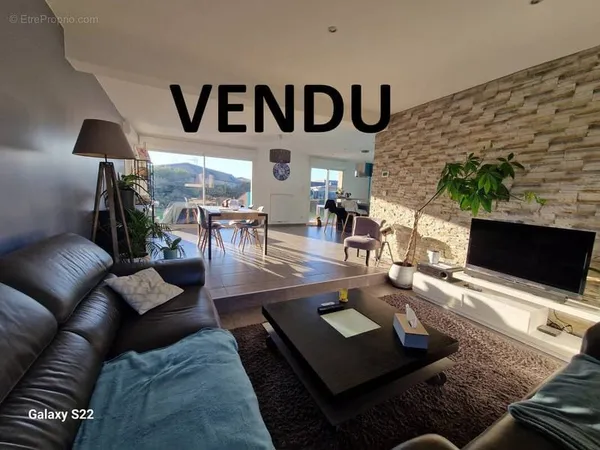 Pavillon individuel de 2015 -jardin -garage- quartier résidentiel
