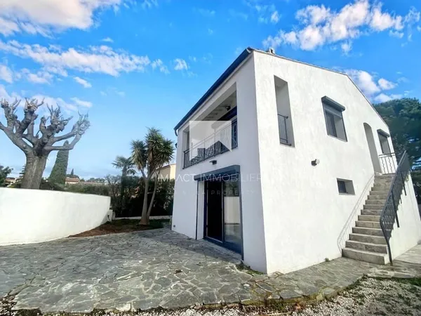 À VENDRE - Maison contemporaine rénovée avec soin - Hyères Centre