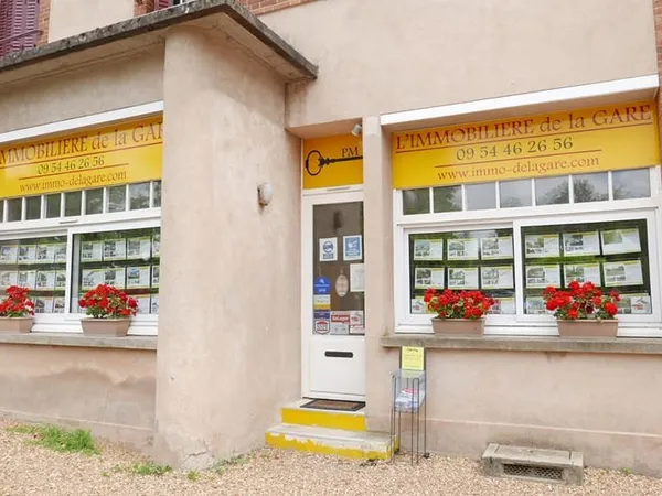 Local commercial à Maintenon