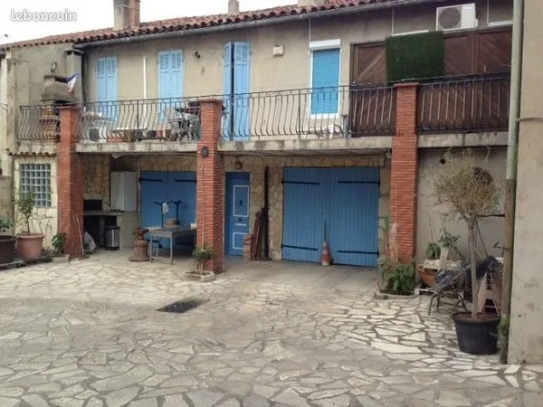 Maison de Ville T6 avec Cour et 2 Gararges + T2 et T1 Indépendants
