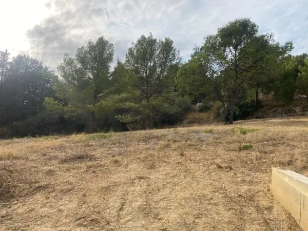 Terrain 1708 m²