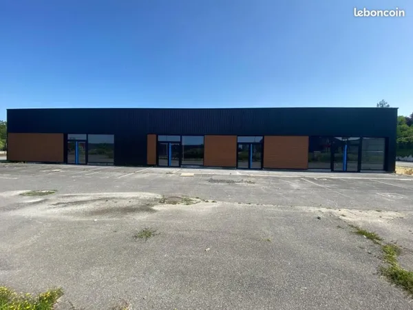Local commercial 870 m²