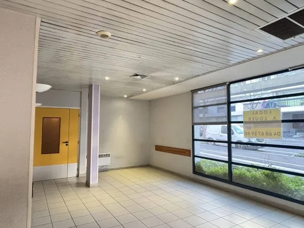 Local commercial 265 m²