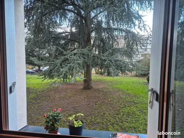 Vend F3 avec balcon,cave et parking