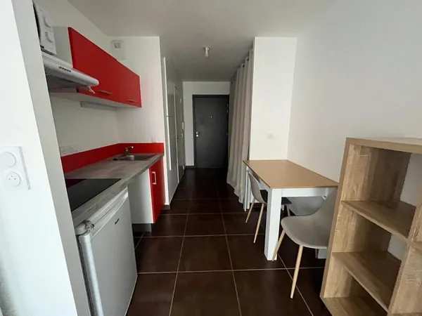 Studio 1 pièce 28 m²
