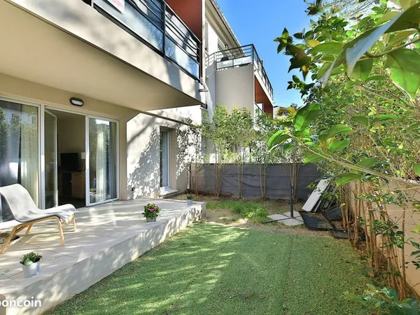 T2 rez de jardin toulon est