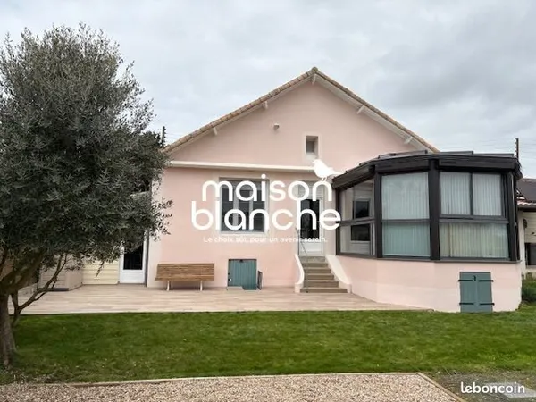 Maison 11 pièces 143 m²