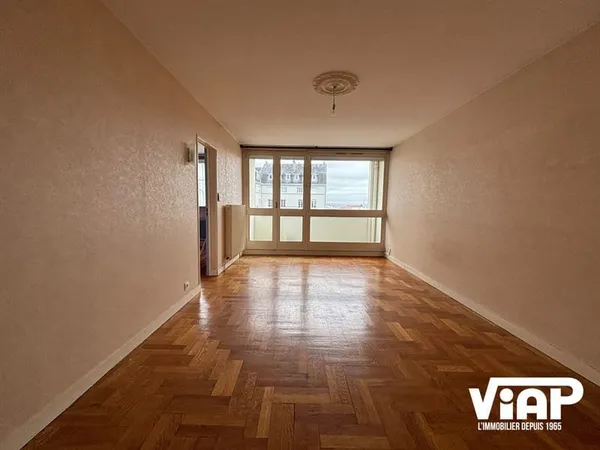GRAND APPARTEMENT T2 AVEC BALCON ET PARKING