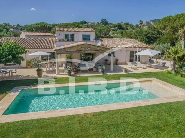 Villa 5 pièces 286 m²